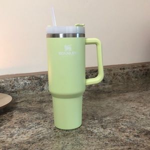 Citron Stanley 40oz traveler quencher